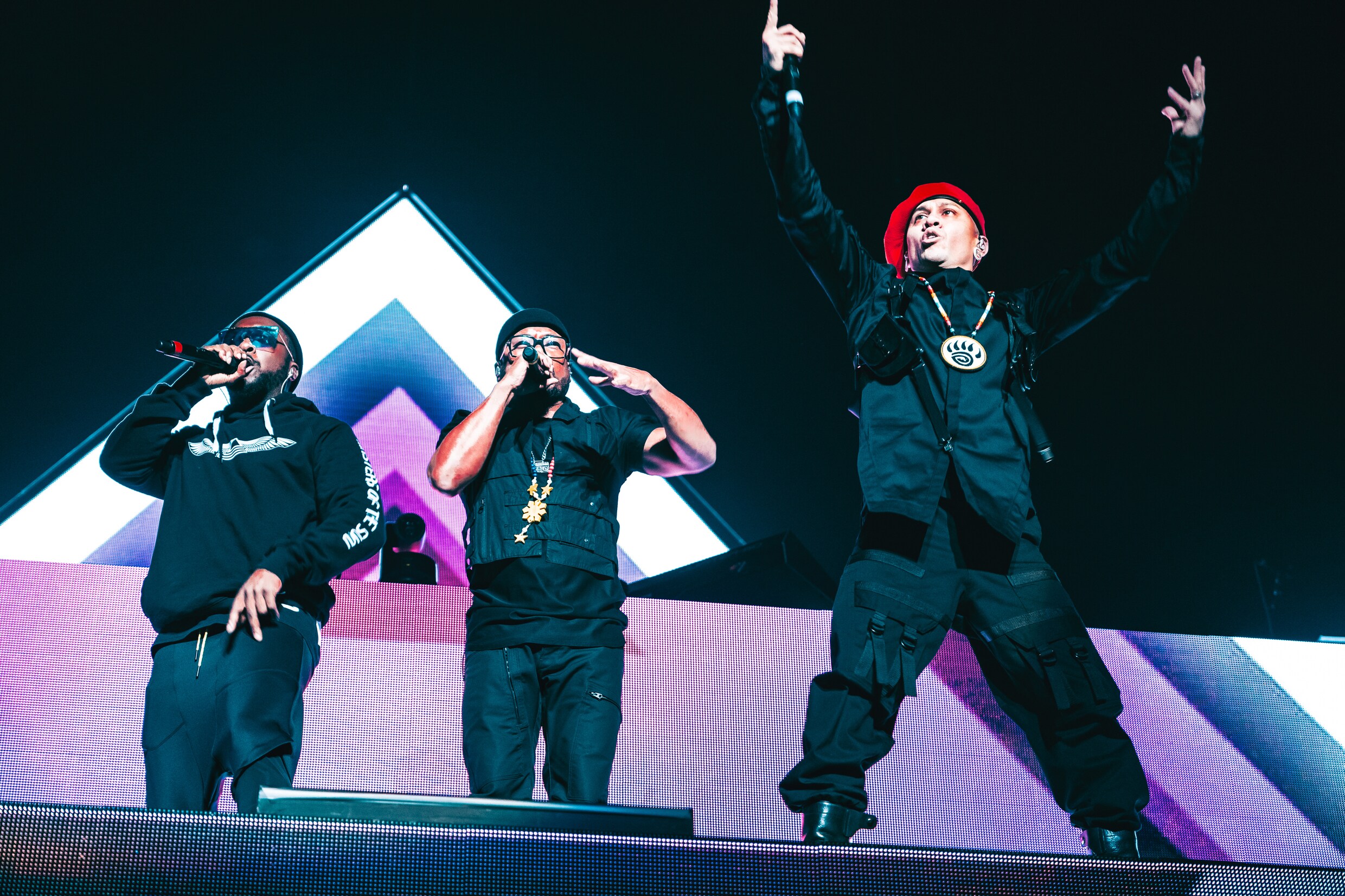 The Black Eyed Peas in Vorst: naast het ritme, naast de toon | Humo ...