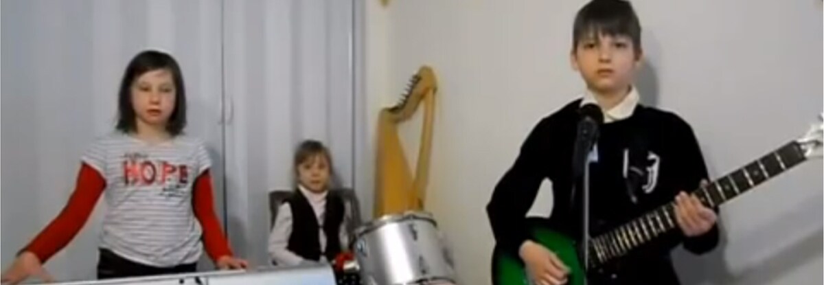 Kinderen overklassen Rammstein met hun versie van 'Sonne' | Humo: The ...