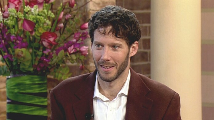 Aron Ralston zat 5 dagen geklemd tussen een rots en amputeerde zijn arm ...