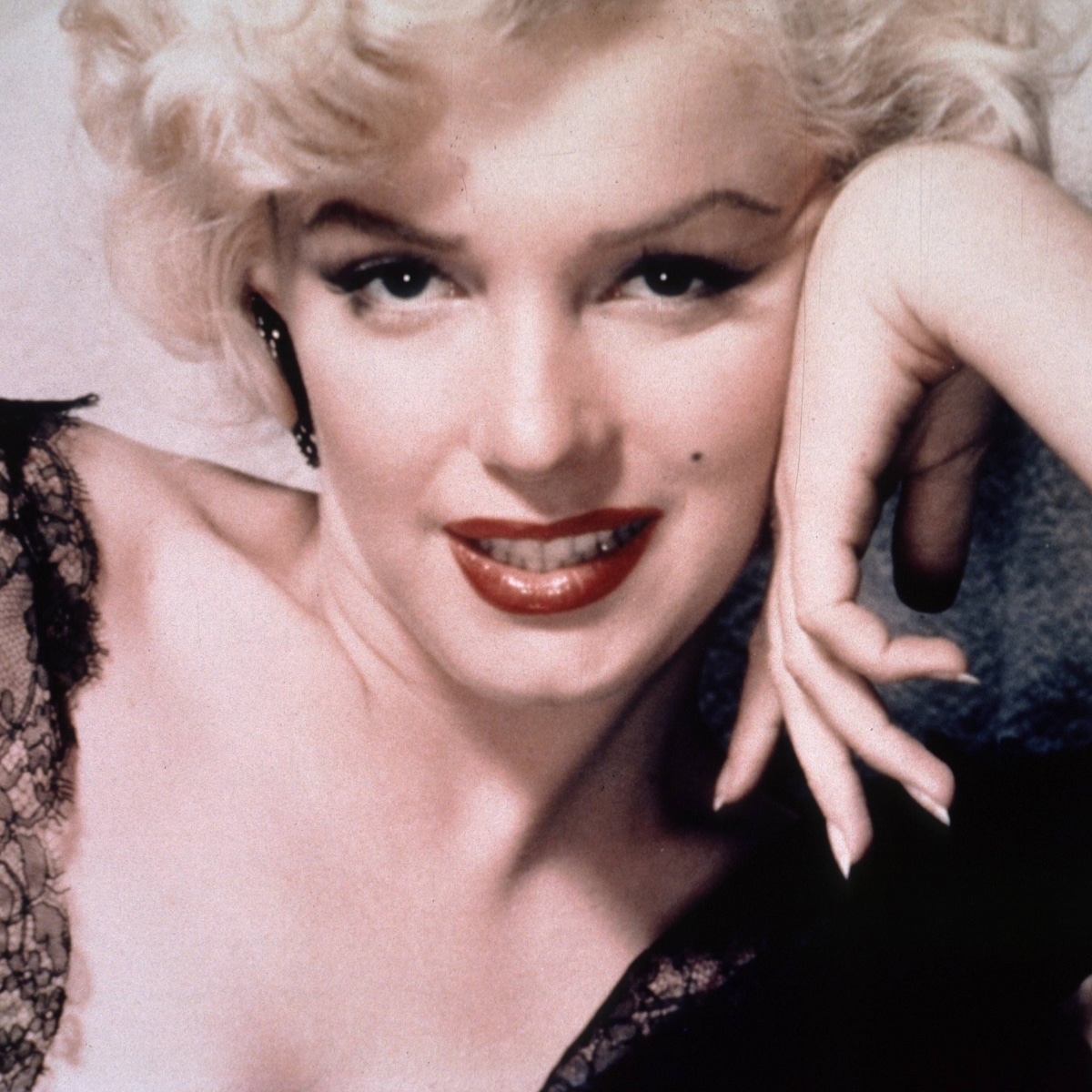 Marilyn Monroe In Het Raam Joe DiMaggio, Frank Sinatra En Marilyn