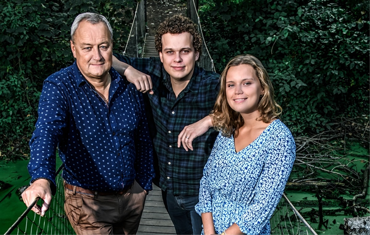 Robin en Eva, kinderen van Alain Remue: ‘Papa kwam pas naar huis als ...