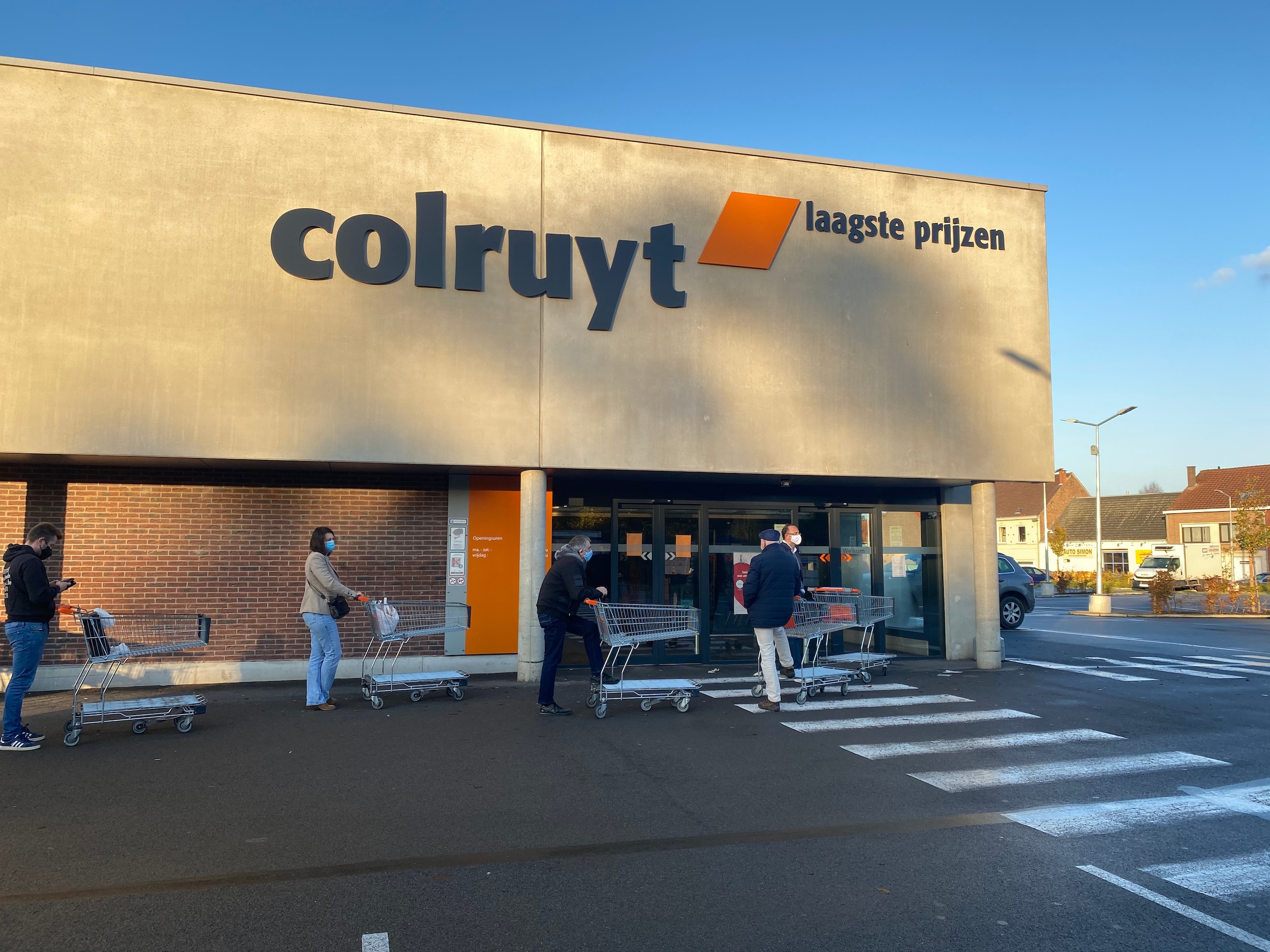 Het ooit zo sterke Colruyt krijgt klappen op beurs: wat is er aan de ...