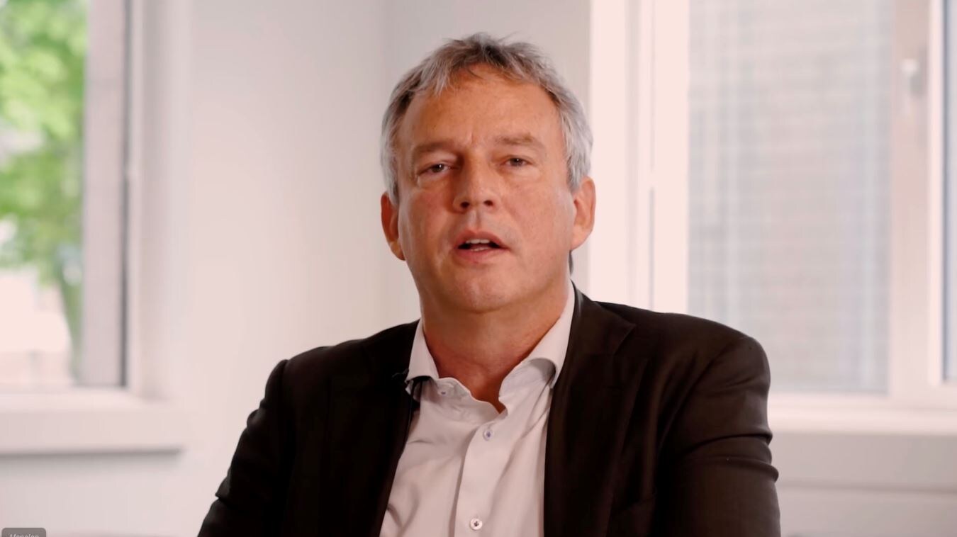 Tony Coonen wilde almaar meer geld en macht, en iedereen wist het ...