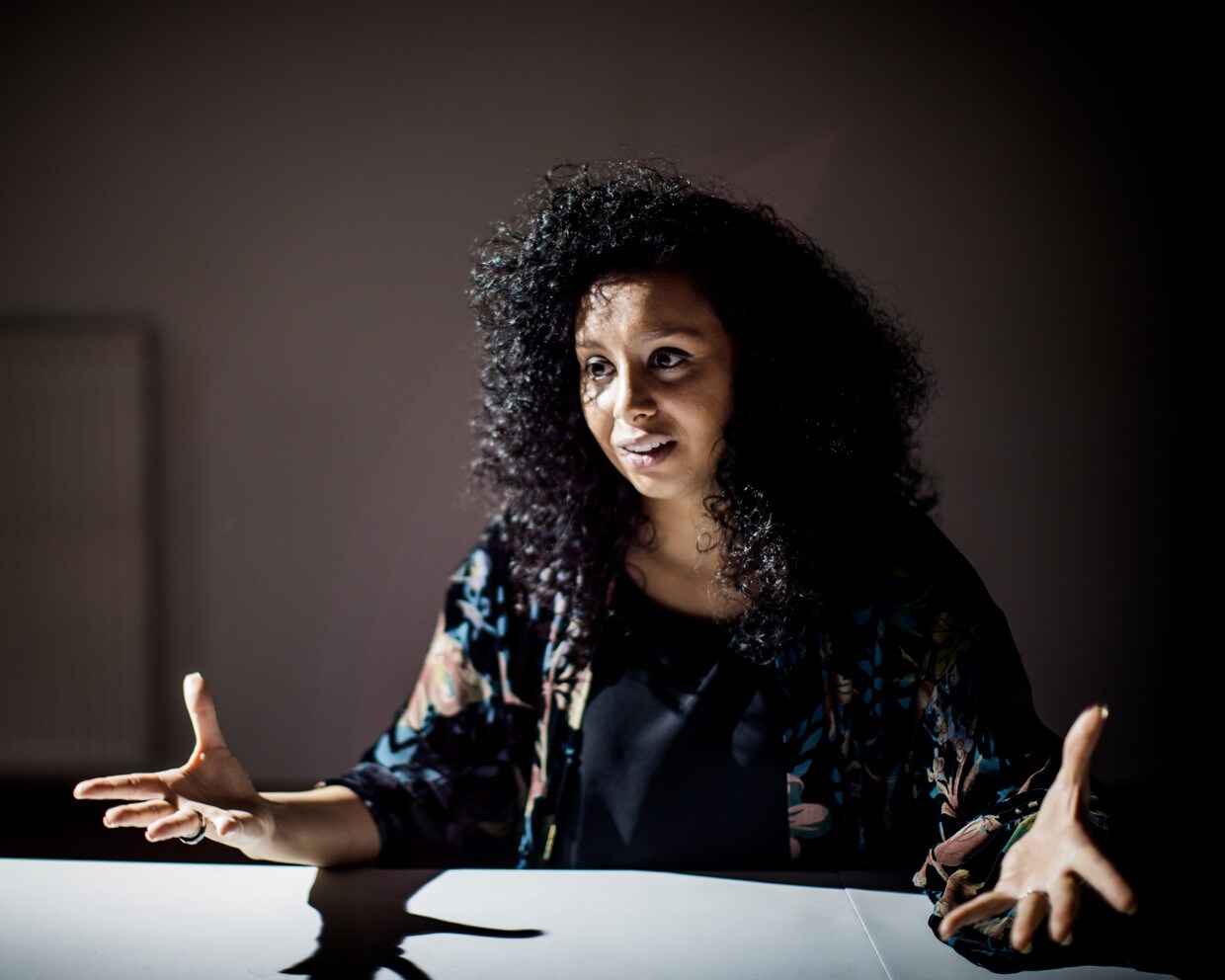 ‘Het is naïef om je af te vragen waarom Sihame El Kaouakibi haar