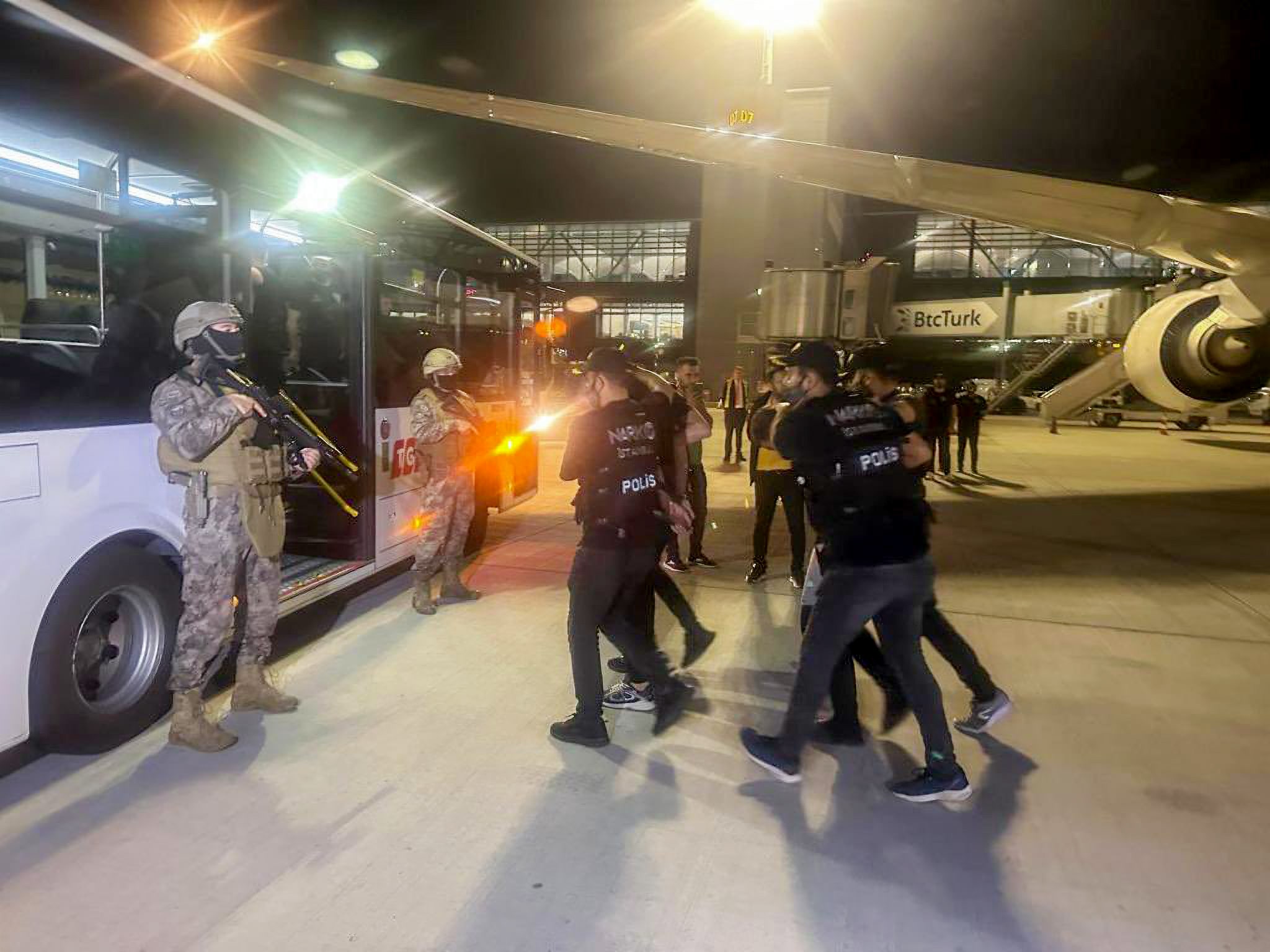 Ontsnap­pings­plan Isaac B. uit Turkije mislukt: wie is rechter­hand ...