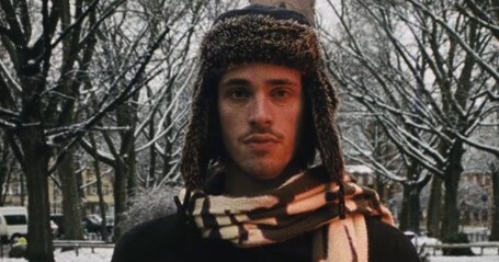 Iskander Moon op z’n zondags: bekijk de videoclip van zijn nieuwe ...