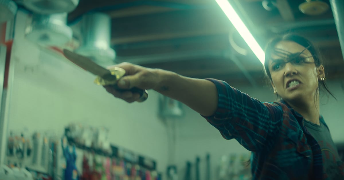 ‘Trigger Warning’ met Jessica Alba op Netflix werd gepitcht als een ...