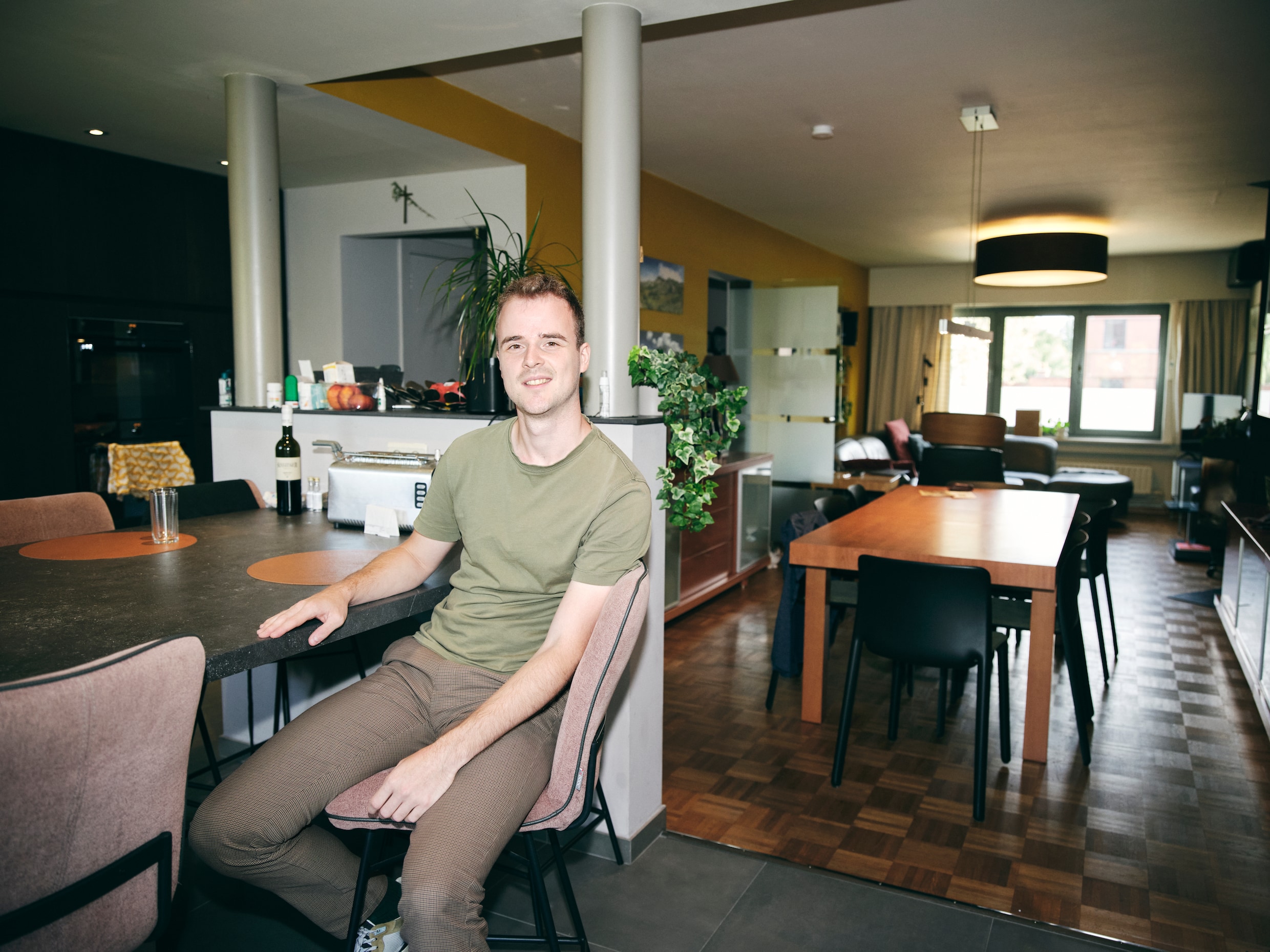 Volwassenen die weer bij hun ouders wonen: ‘Als ik eens ziek ben, kan ...
