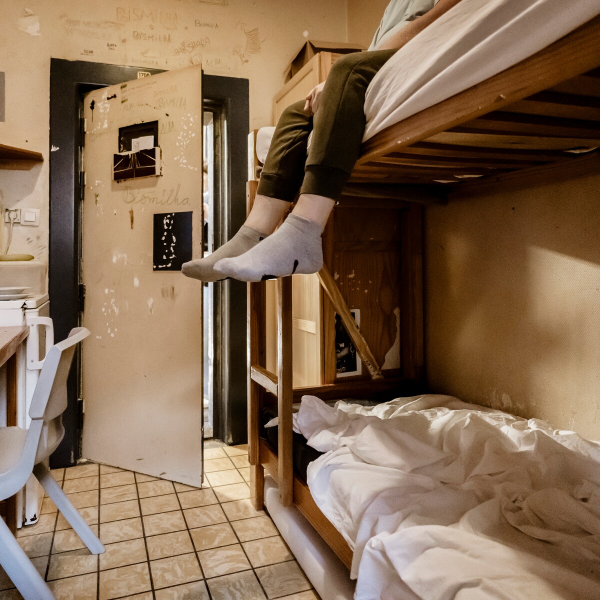 Vijf per cel en een onmiskenbare wietgeur: een dag in de overbevolkte  gevangenis van Gent | Humo: The Wild Site