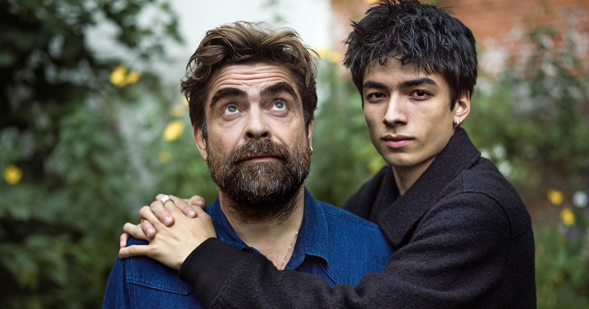 Matéo Elias (20), zoon van Pedro Elias: ‘In ‘Kooiboys’ toonde papa zich heel kwetsbaar tegenover van