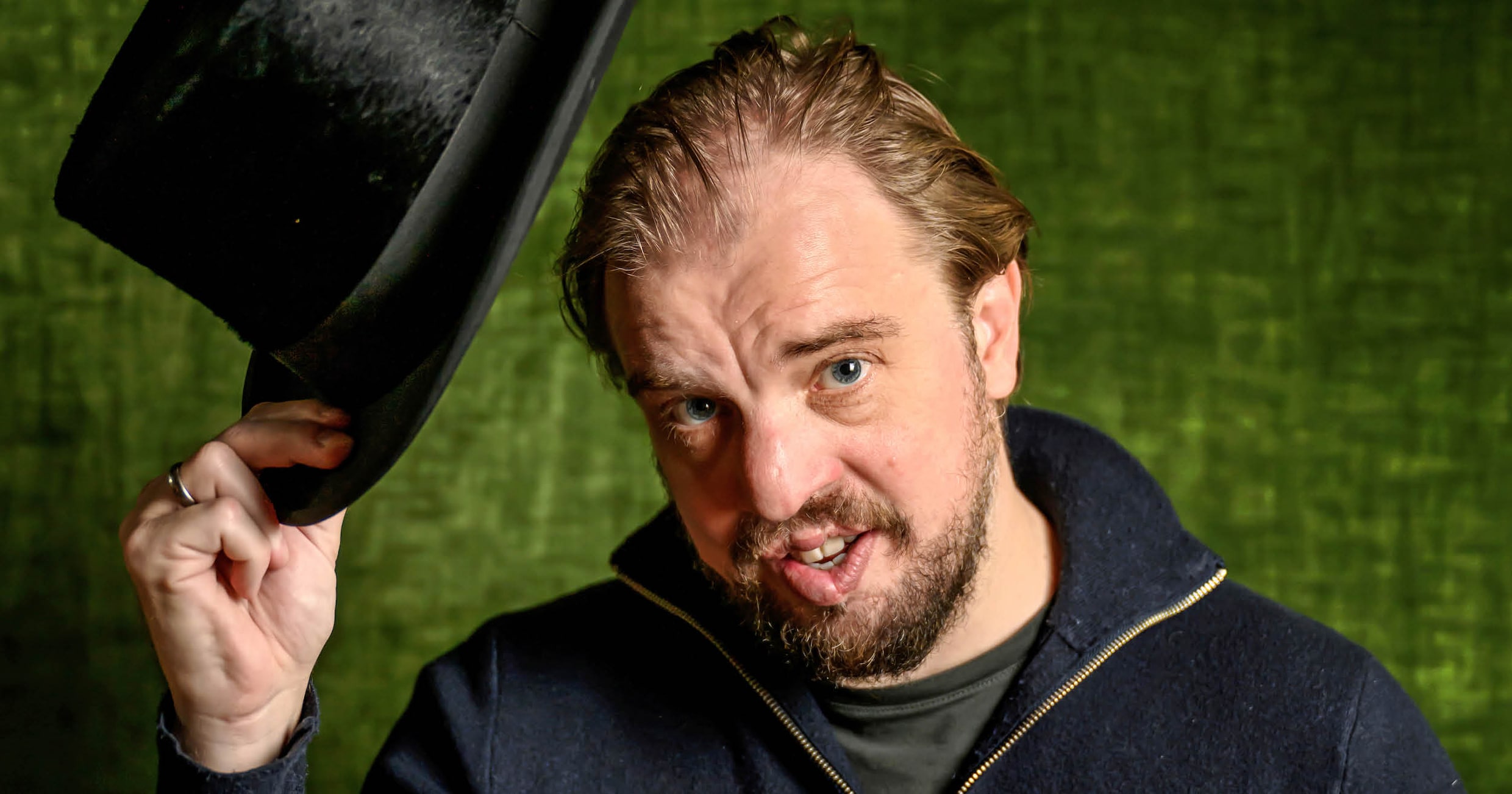 De beste grap volgens Jan Jaap van der Wal: ‘Een man gaat een stukje ...