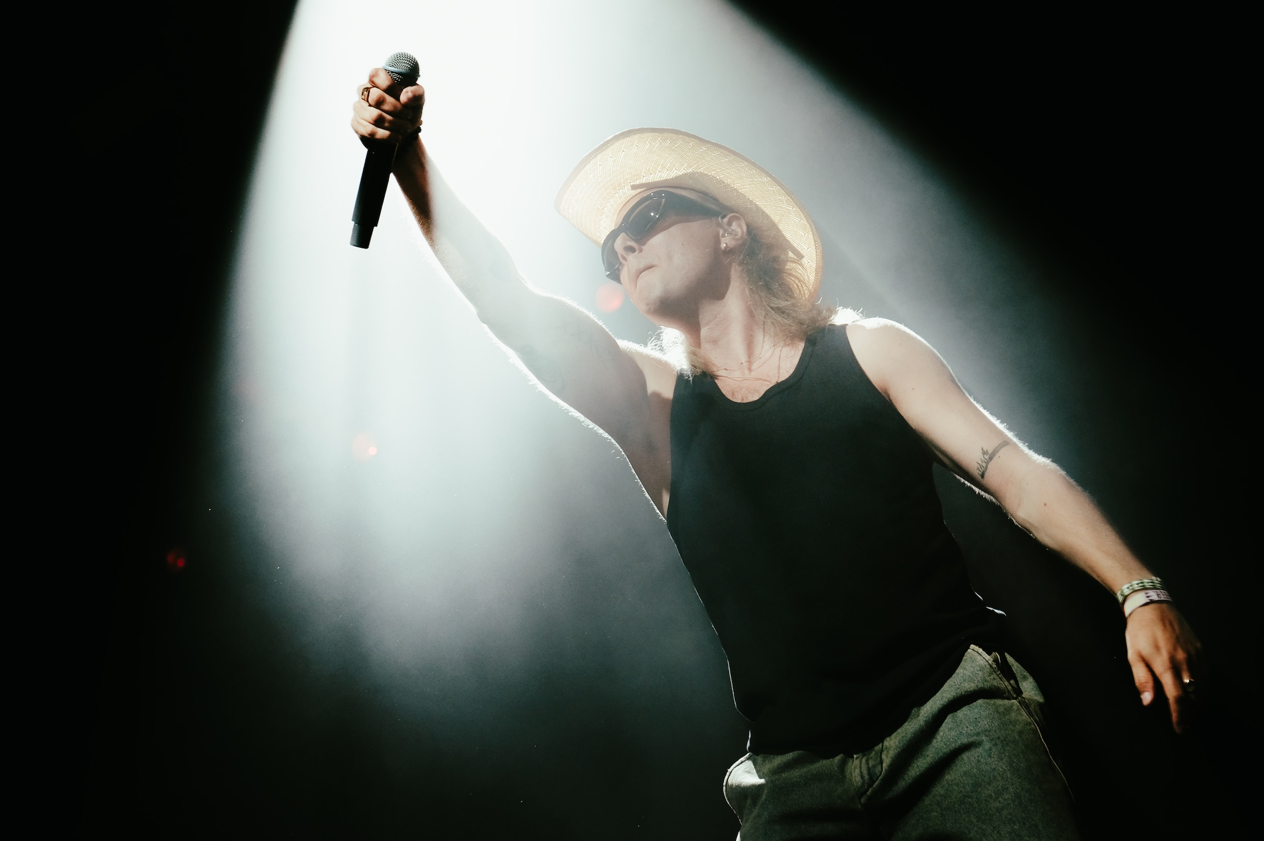 ijsland-2-van-sef-en-hang-youth-frontman-abel-van-gijlswijk-is