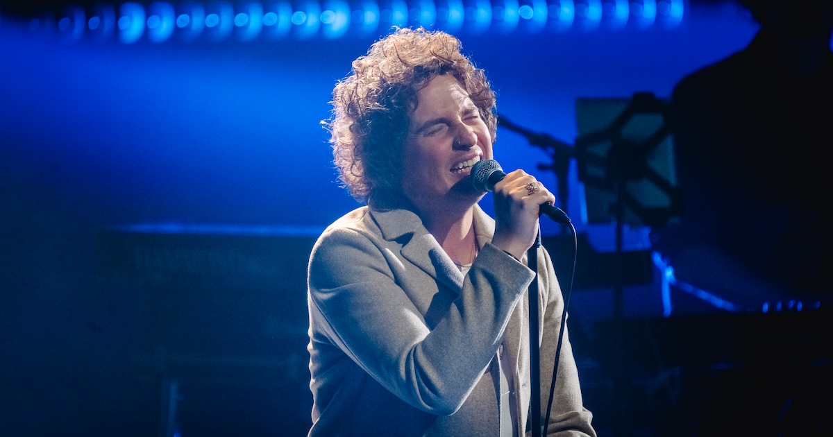 In ‘Ik vraag het aan’ zong Jente Pironet van Portland alsof hij ondertussen Parijs-Roubaix aan het r