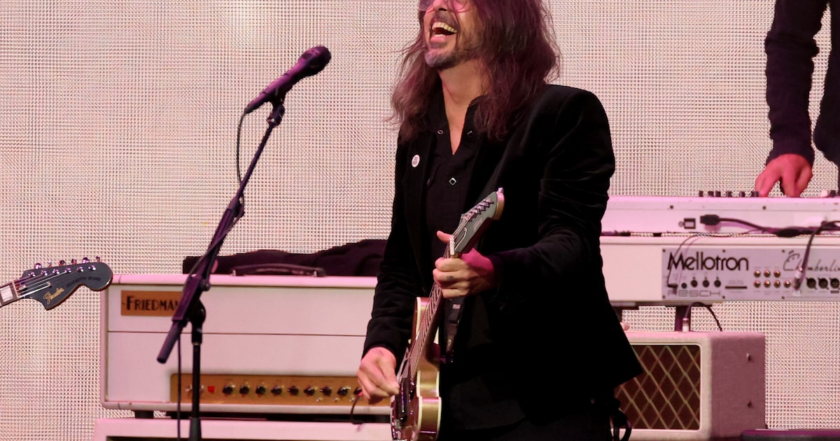 Fuse bant smartphones op de dansvloer • ? BELUISTER Foo Fighters kondigt nieuw album ‘Your Favorite 