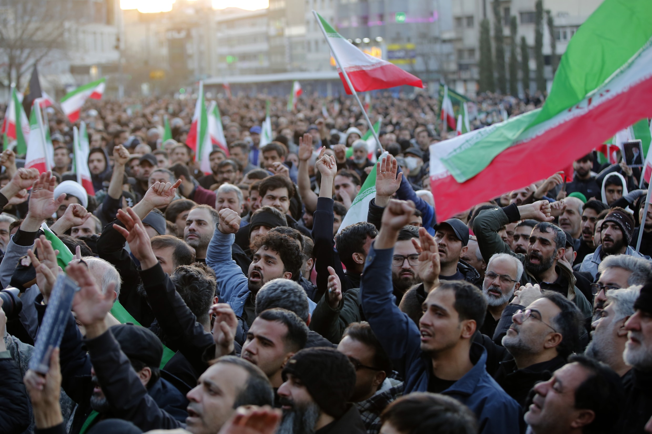‘Voor één keer zal ik Trump niet met de vinger wijzen als er aan die nachtmerrie een einde komt en, wie weet, een democratisch Iran een kans krijgt.’