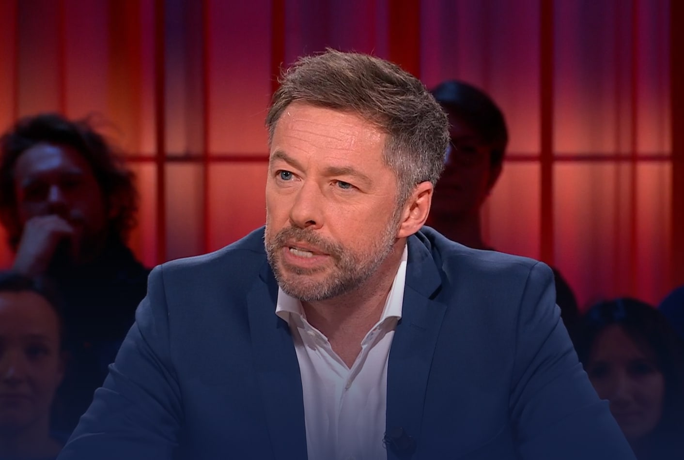 Waarom verlaat Bart Schols de VRT? 'De controverses met Soundos El Ahmadi  en Maarten Boudry in 'De Afspraak' hebben intern tot spanningen geleid' |  Humo: The Wild Site