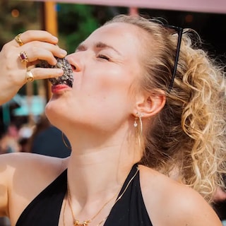 Oesters en ribbetjes op Pukkelpop: is het duurste eten op de weide zijn geld waard? ‘Dit kost véél om er gewoon mee te kunnen pronken op Instagram’