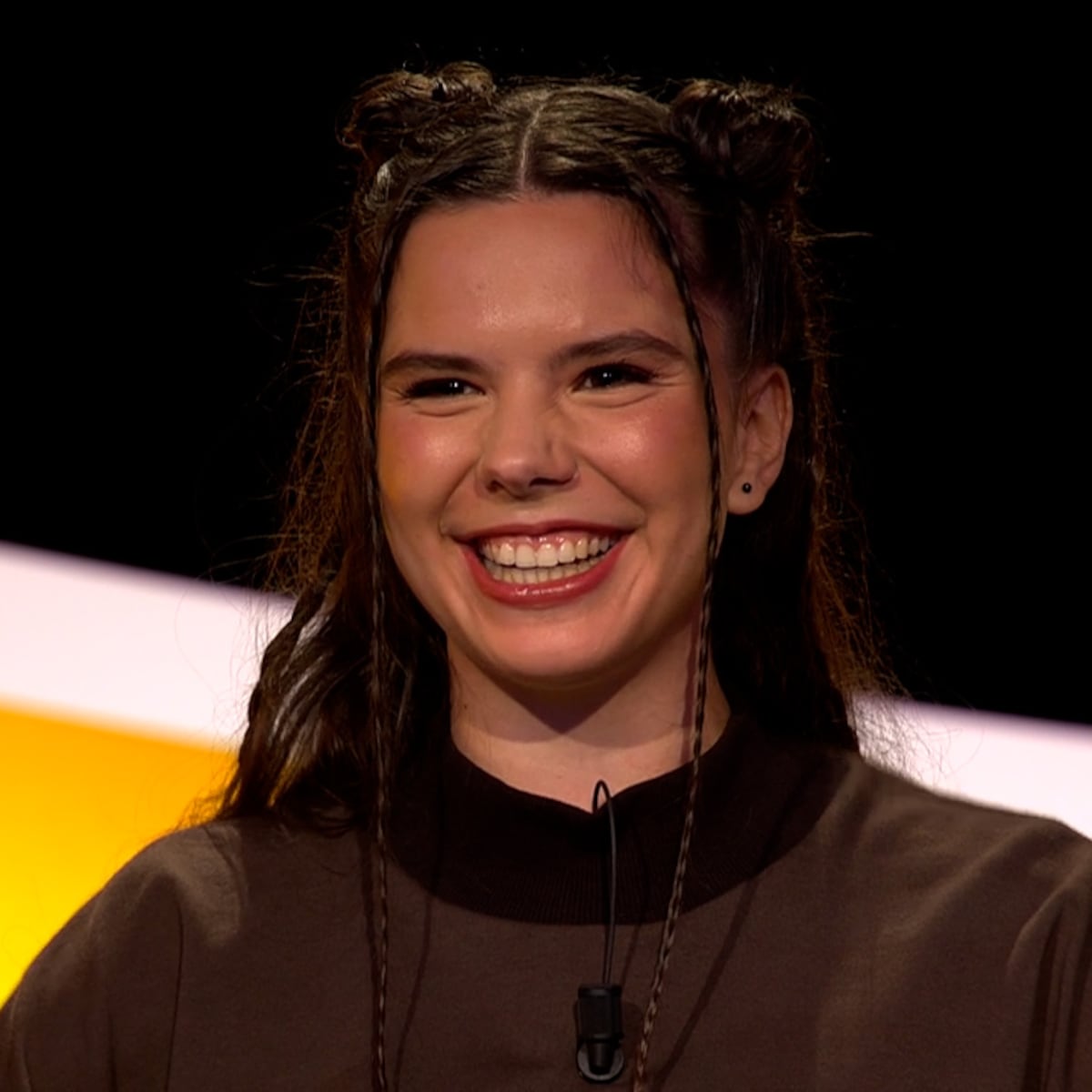 Als Amber Piddington de Brabançonne zingt, klinkt ze gek genoeg als ...
